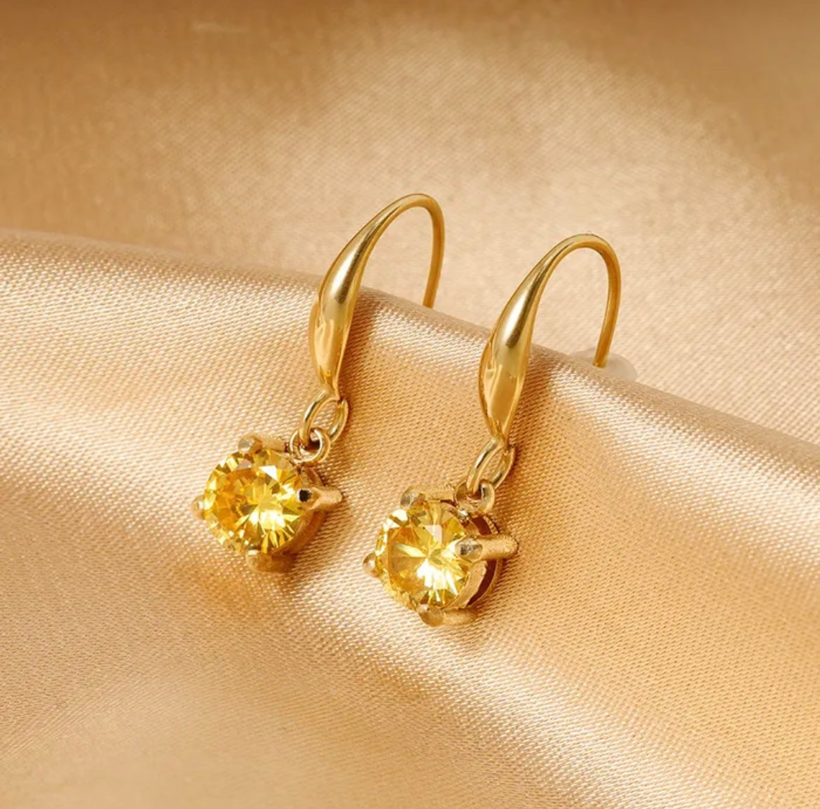 Zircon drop earrings