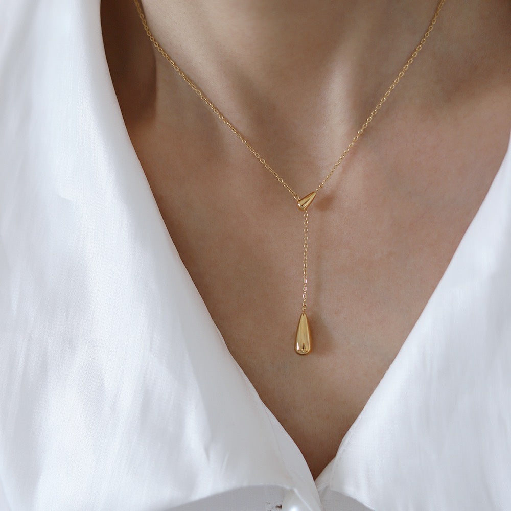 Water droplet necklace