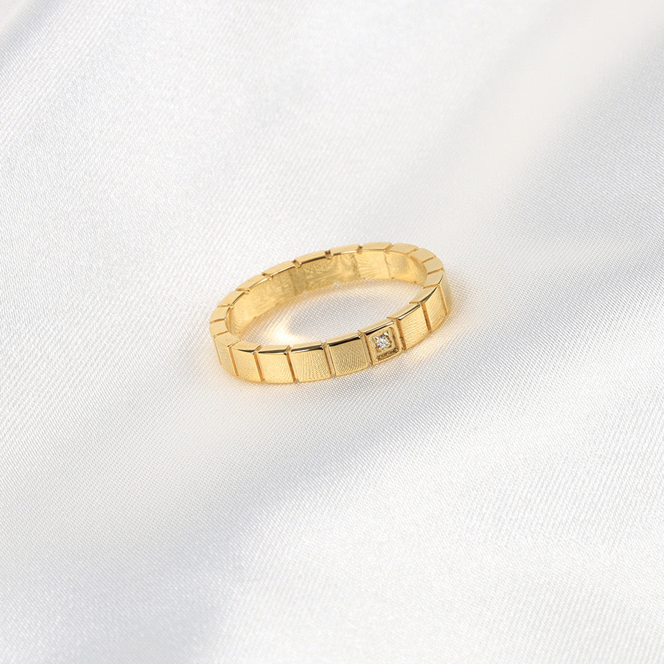 Rhinestone ring